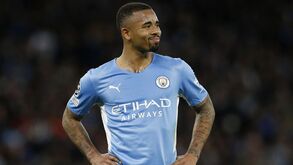 Arsenal ao ataque agarra Gabriel Jesus