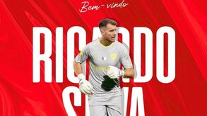 Santa Clara oficializa contratação de guarda-redes do FC Porto B