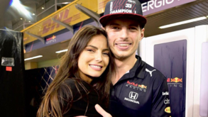 Kelly Piquet presta apoio ao pai no caso com Hamilton