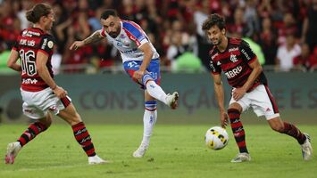 Palmeiras empata a jogar com menos um, Flamengo e Atlético Mineiro