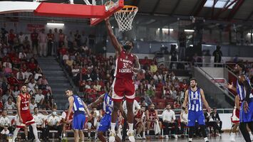 Basquetebol. Benfica ganha por mais de 70 pontos à Ovarense e está na final  - Renascença