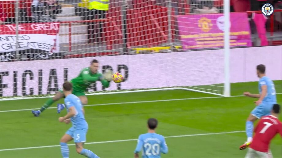 Um verdadeiro muro: foram estas as melhores defesas da época de Ederson