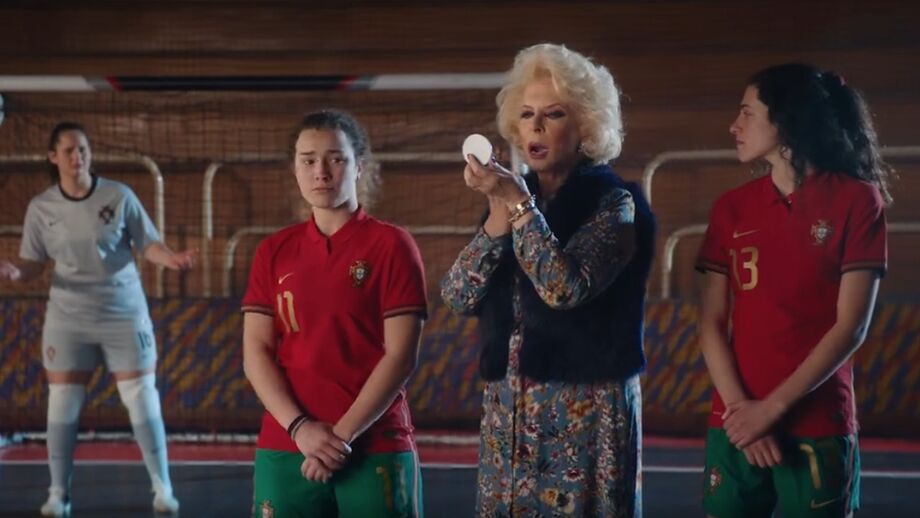 De Lili Caneças a Jel: o que meio mundo fez para aparecer com a seleção feminina de futsal...