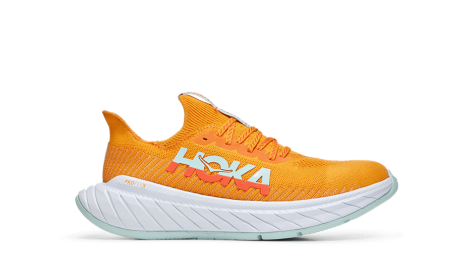 HOKA Carbon X3: uma 'meia' para voar baixinho