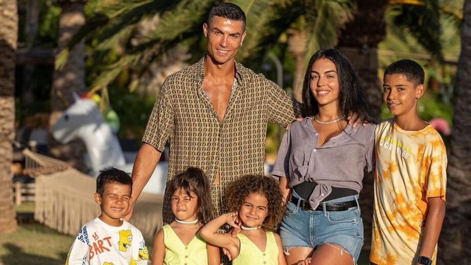Georgina e Dolores partilham imagens das férias de Ronaldo em família