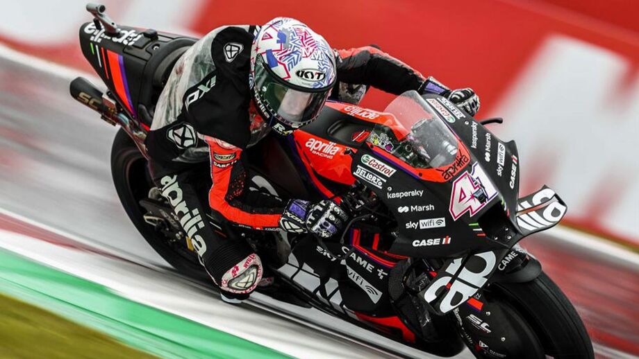 Aleix Espargaró incrédulo na Holanda: «Só saio quando parar de chover, porque não me quero matar»