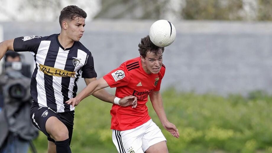 Antigo treinador vê Filipe Relvas preparado para dar o salto para o Hamburgo: «Quer sempre mais»