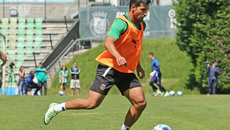 Oficial: João Graça renova contrato com o Rio Ave