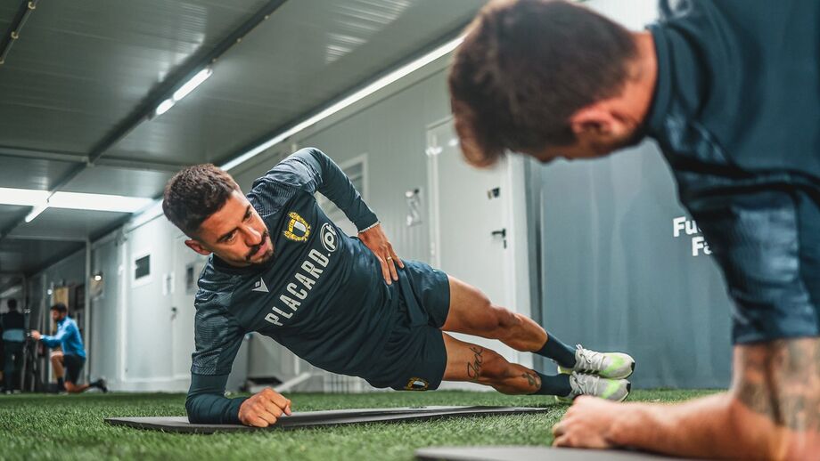 Famalicão regressa ao trabalho com 20 jogadores e dois reforços