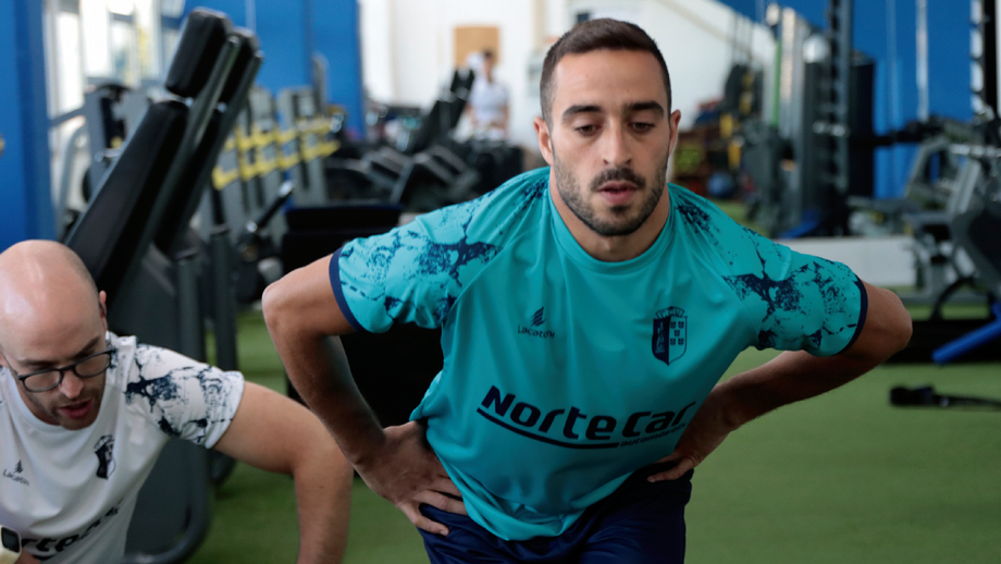 Vizela regressa ao trabalho sem reforços e com um plantel de 29 jogadores
