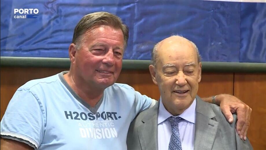Co Adriaanse reviu Pinto da Costa
