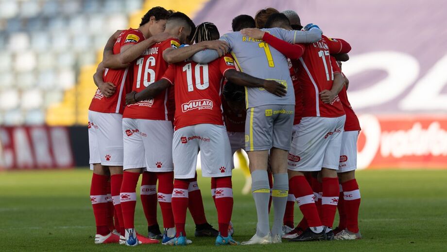 Santa Clara com várias mudanças no plantel no arranque dos trabalhos