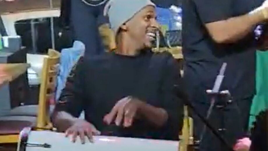 Foi filmado a divertir-se enquanto a equipa jogava