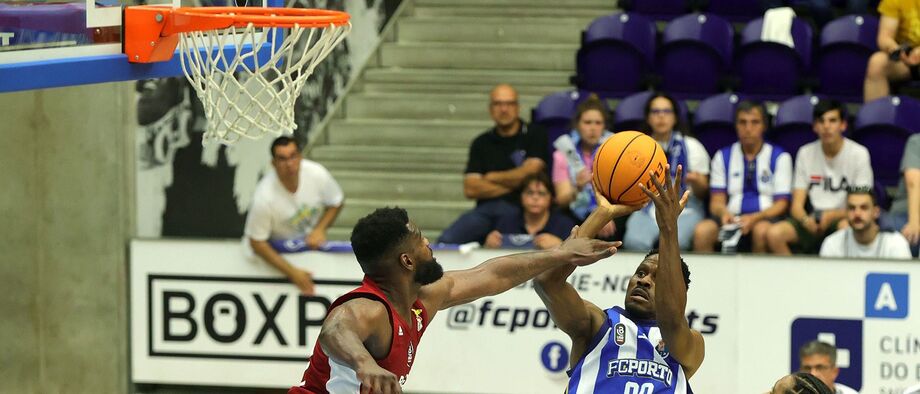 FC Porto-Benfica, 65-47: Porto de honra dá luta