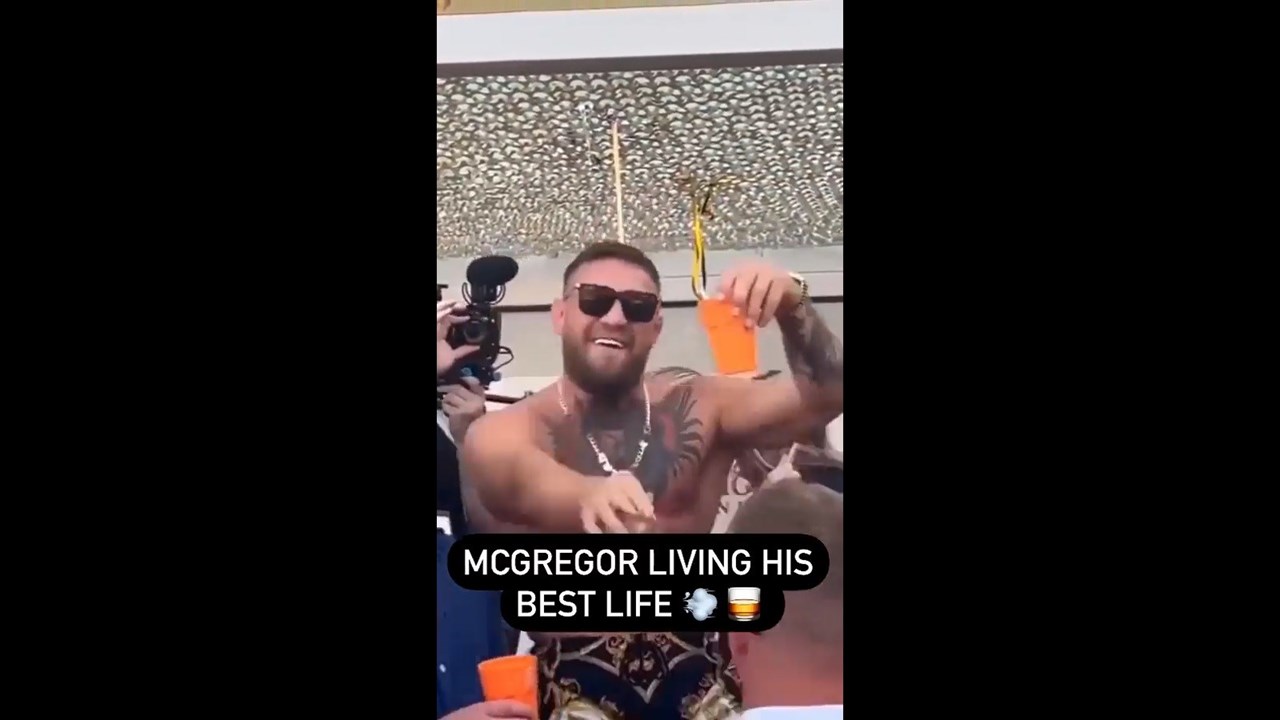 Sem previsão para retornar, McGregor aparece fumando ao lado de