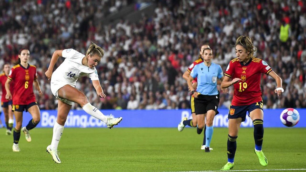 O momento em que Georgia Stanway disparou a 'bomba' que completou a reviravolta
