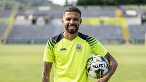 Vitinho e Oriol com cláusulas de craques