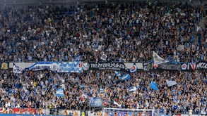 UEFA pune Slovan Bratislava por cânticos racistas dos adeptos