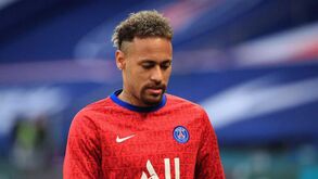 Joelinton convida Neymar para o Newcastle: «Vou correr para ti o tempo todo!»