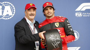 Sainz celebra primeira pole da carreira