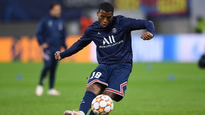 Wijnaldum pretendido pelo PSV mas salário e valores pretendidos pelo PSG são entrave