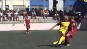 Aos 56 anos, Romário desafia a própria idade e faz golo fenomenal de trivela