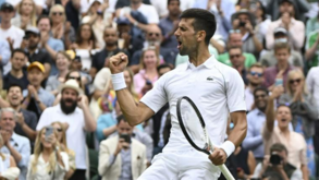 Djokovic vira resultado e assegura meias-finais de Wimbledon