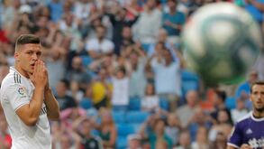 Jovic a caminho da Fiorentina: avançado tenta relançar carreira