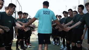 Treino do Sporting animado com a visita de 75 crianças