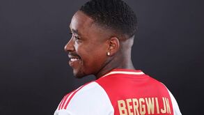 Steve Bergwijn troca Tottenham por Ajax em transferência recorde