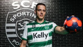 Patryk Walczak reforça Sporting