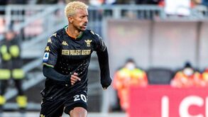 Nani rescinde com o Veneza