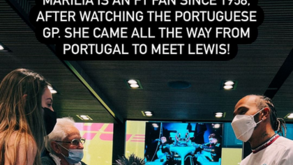 Um dia em cheio para Dona Marília: tirou foto com Leclerc, mexeu num volante de F1 e concretizou um sonho