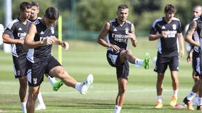 Rodrigo Pinho junta-se a Musa e João Victor: trio do Benfica faz trabalho de ginásio e falha treino