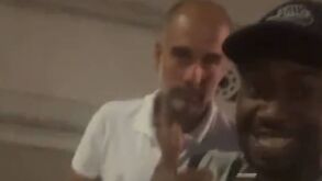 Homem persegue Guardiola na rua à noite: «Por que estás a fugir, mano? Só quero uma foto!» 