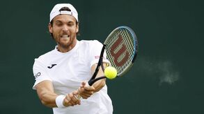 João Sousa eliminado à primeira em Bastad