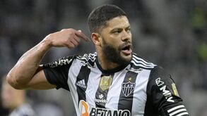 Hulk perdeu 6 quilos em jogo e 4 horas no antidoping: «Estava difícil urinar...»