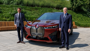 BMW e Real Madrid formalizam acordo e Florentino Pérez já exibe o seu novo carro