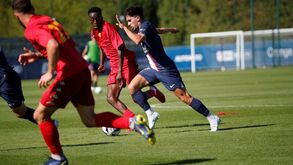 Novo Paris SG impõe-se com Vitinha a titular
