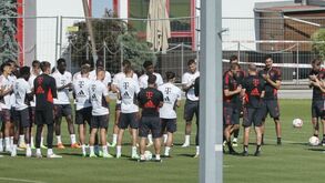 Lewandowski despede-se dos companheiros no treino do Bayern Munique