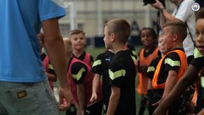 Do jogo com crianças à apresentação perante multidão: a primeira semana de Haaland no Man. City