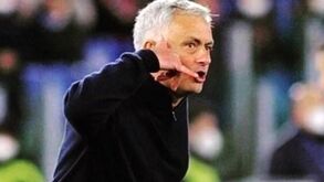 Roma quer ganhar corrida ao Inter e 'põe a carne toda no assador': Mourinho telefona a Dybala