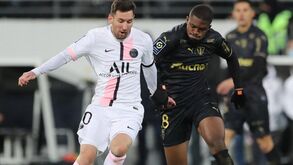 Médio do Crystal Palace é alvo de chantagem e Patrick Vieira garante: «Não podemos aceitar»