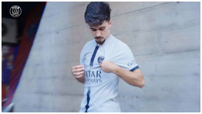 Vitinha ao lado de Messi e Mbappé: craques do PSG revelam equipamento alternativo para 2022/23