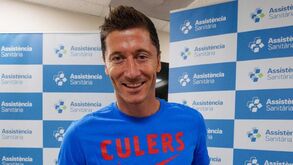 Insólito: camisolas de Lewandowski no Barcelona esgotadas devido à falta de... 'W's'