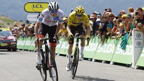 Tadej Pogacar vence em Peyragudes após batalha com Vingegaard