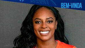 Oposto Kyra Holt vai representar voleibol feminino da AJM/FC Porto em 2022/23
