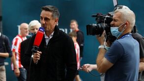 Gary Neville critica Laporta: «Esta é a razão para o Barcelona continuar a querer a Superliga»