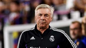 Ancelotti lamenta derrota com o Barcelona e ausência de Benzema: «Ninguém o consegue substituir»