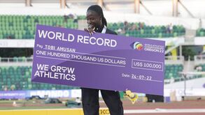 Tobi Amusan bate recorde mundial dos 100m barreiras... duas vezes em poucas horas